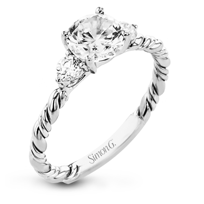 LR2637 WHITE PLAT SEMI