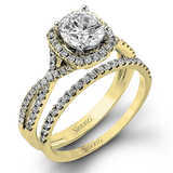 Round-cut Halo Engagement Ring & Matching Wedding Band in 18k Gold with Diamonds