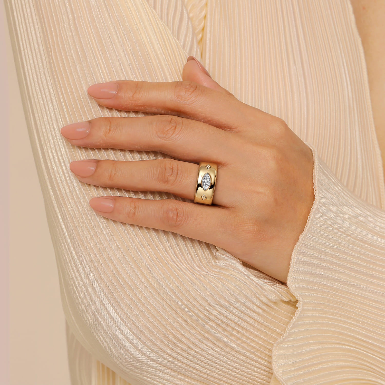 Gabriel & Co. 14K yellow gold Oura ring enhancer, lifestyle view