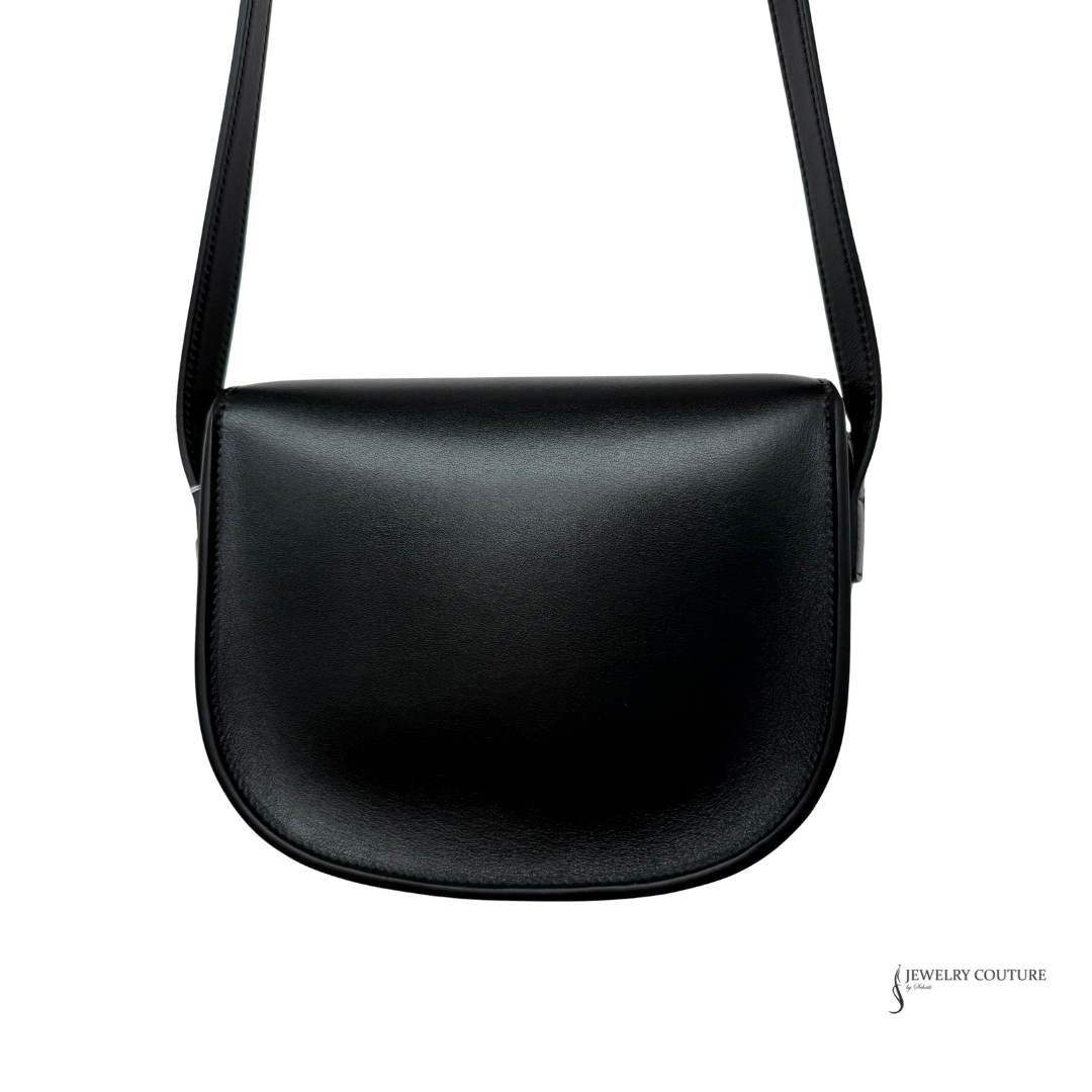CELINE Celine Folco shoulder crossbody bag in black Smooth CELINE Celine Folco shoulder crossbody bag in black Smooth