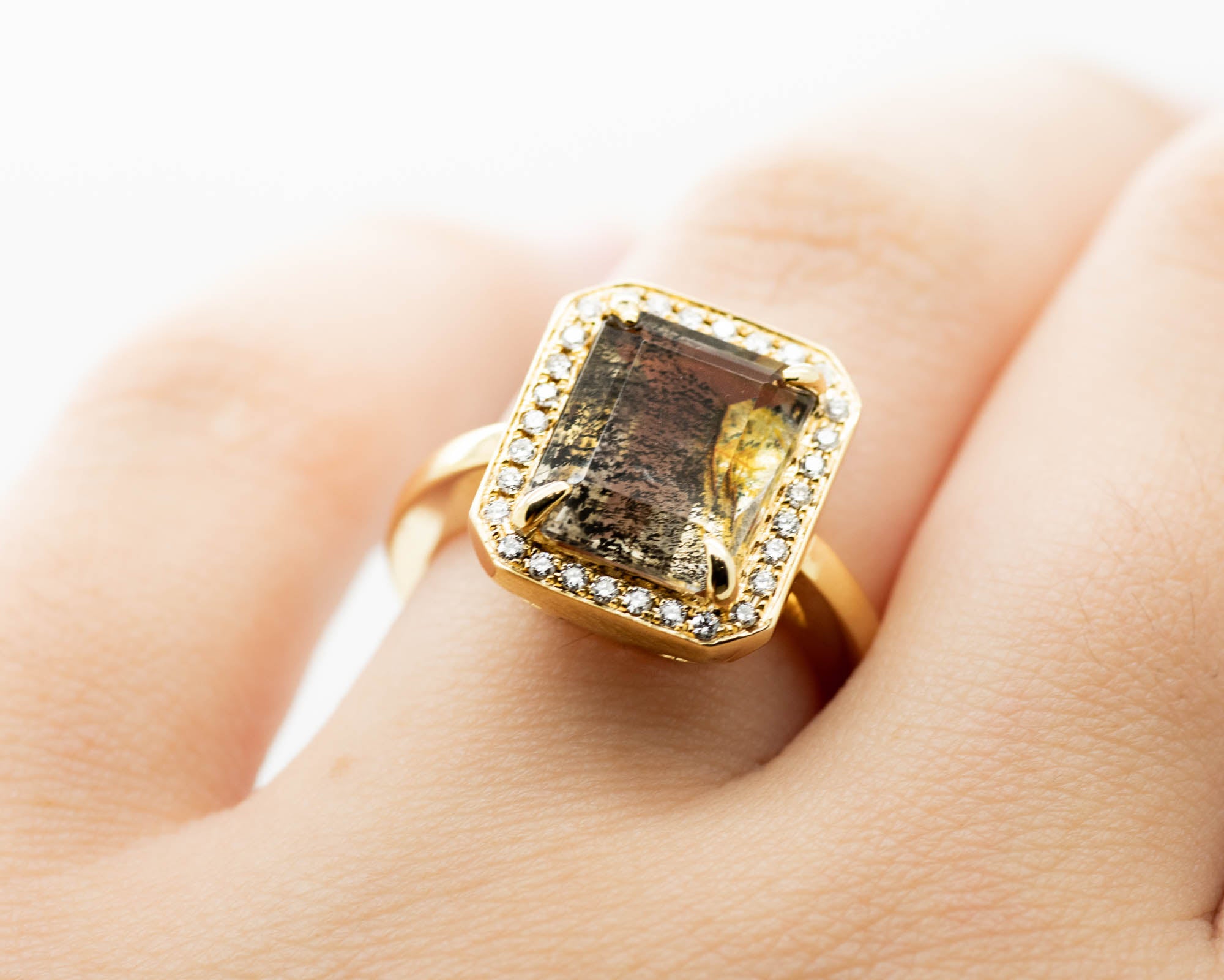 Decoage 14KT Yellow Gold Rutilated Quartz Halo Ring