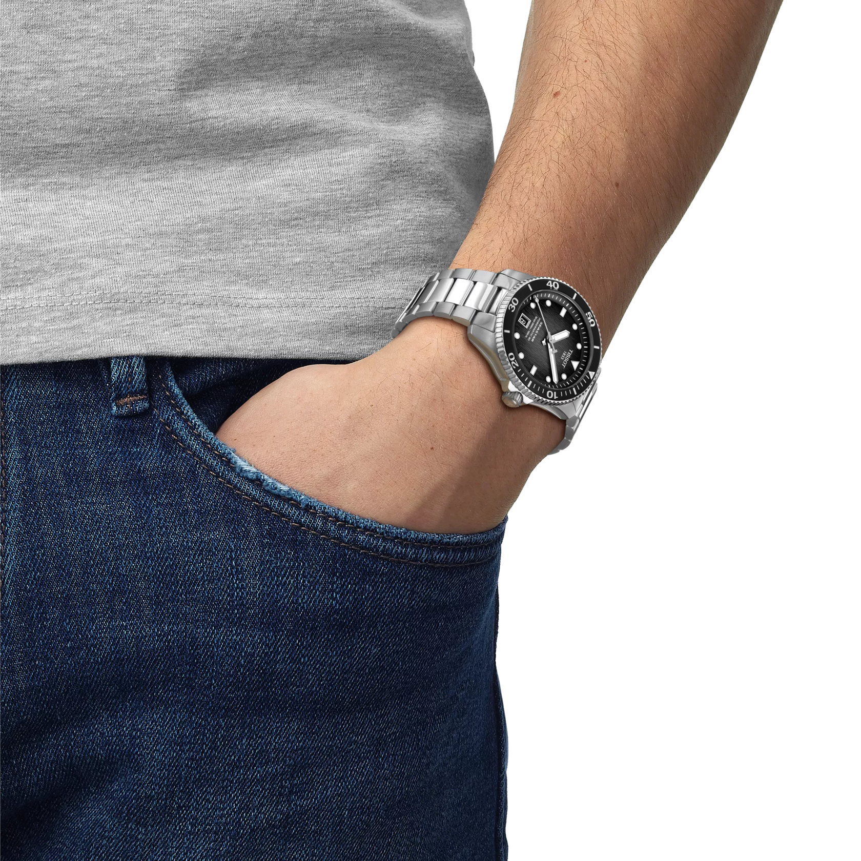 Tissot Seastar 1000 Powermatic 80 black dial on the wrist