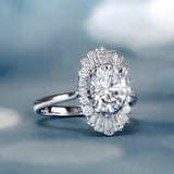 Simon G Engagement Ring 18kt White gold Oval Halo In-Store