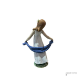 Lladró "Gentle Breeze" Figurine