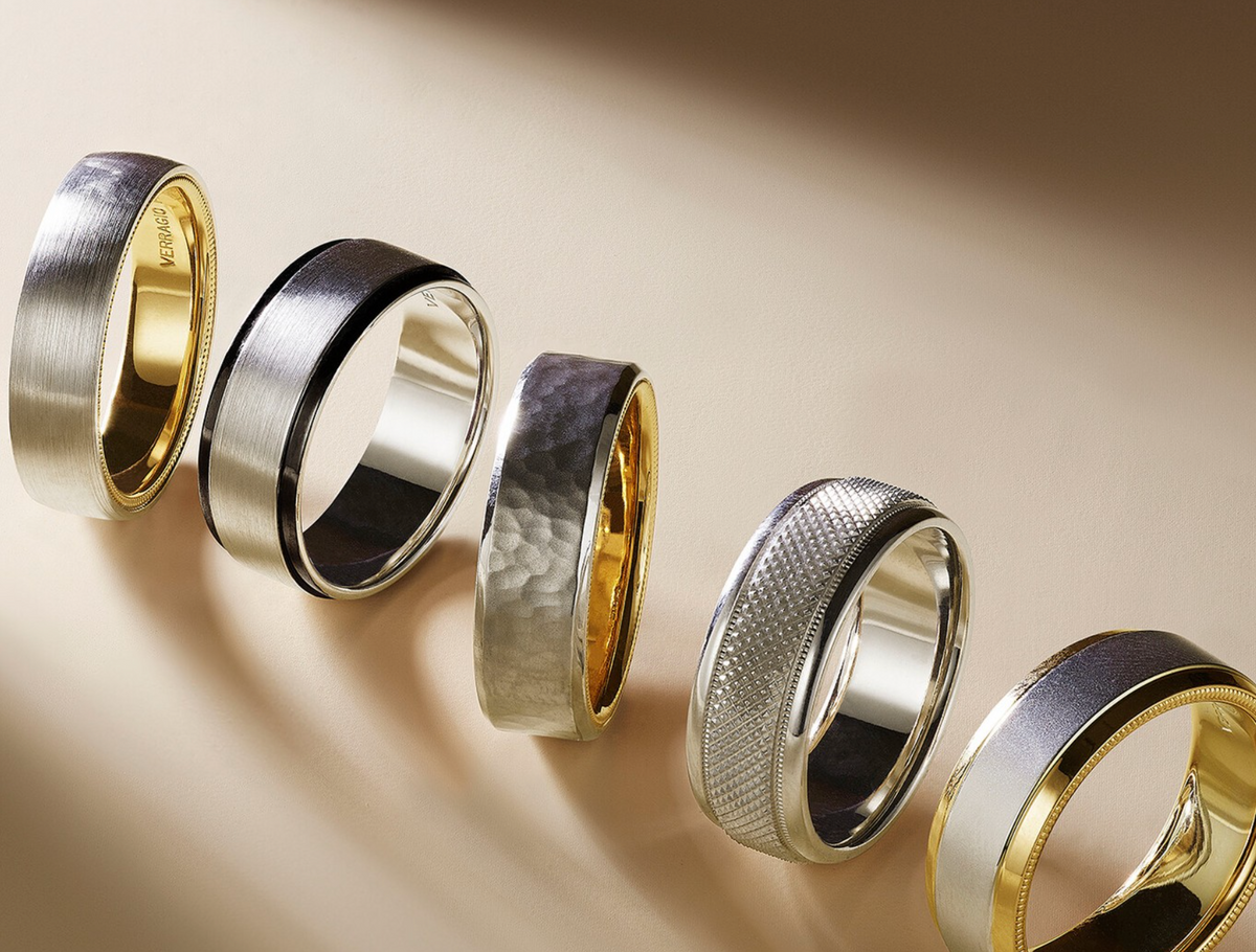 Men's wedding bands in gold and platinum