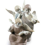 Lladró Angelic Voices Figurine