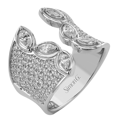 Fashion Ring In 18k Gold With Diamonds